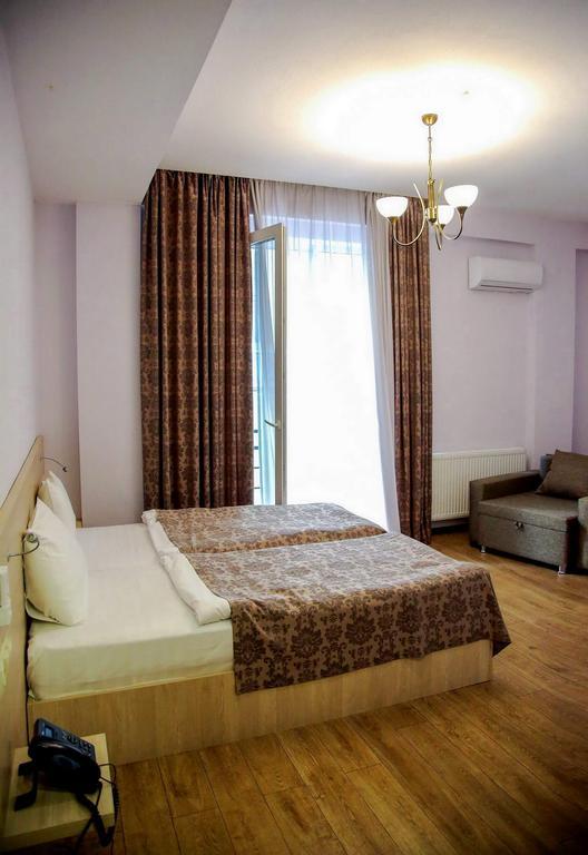 Hotel Feri Tbilisi Bagian luar foto