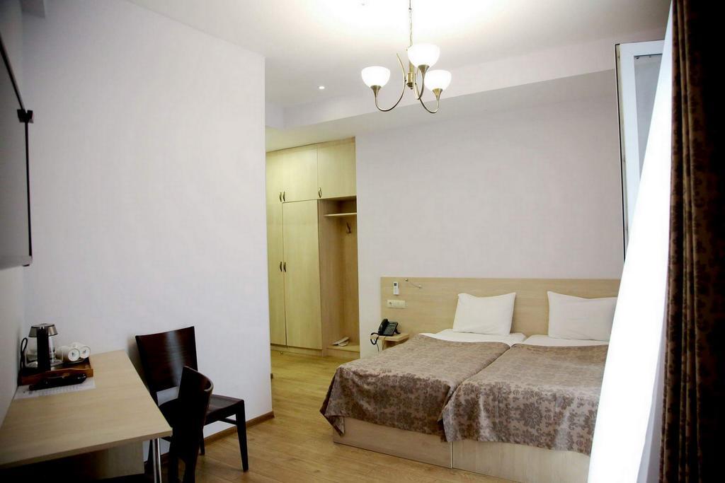 Hotel Feri Tbilisi Bagian luar foto