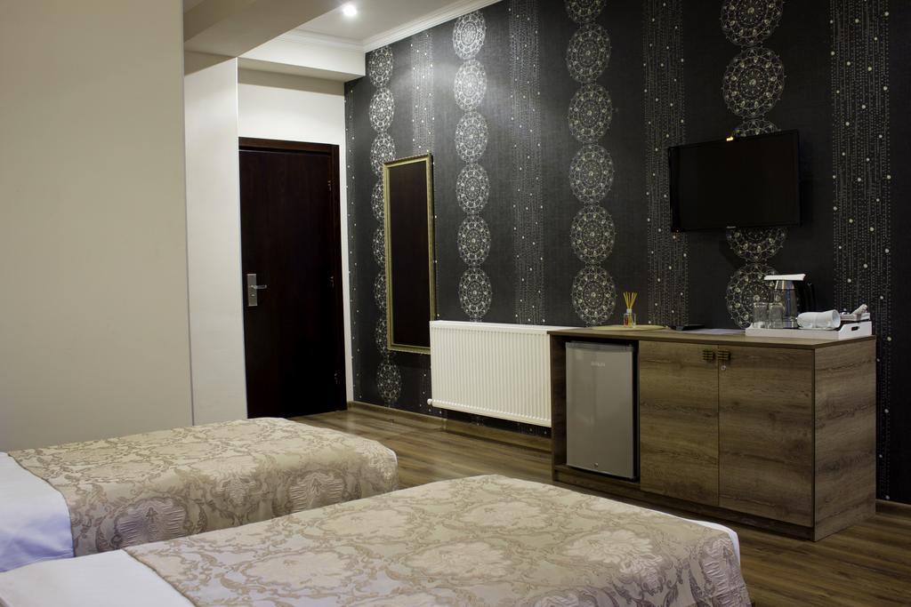 Hotel Feri Tbilisi Bagian luar foto